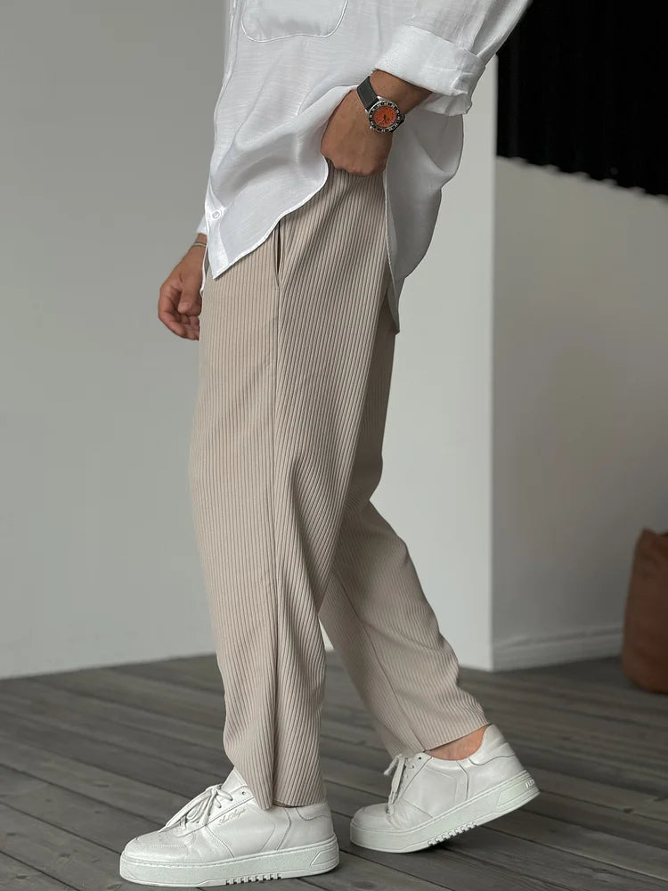 Męskie Spodnie Relax Fit Plisowane – Elegancki i Wygodny Look na Co Dzień i do Biura