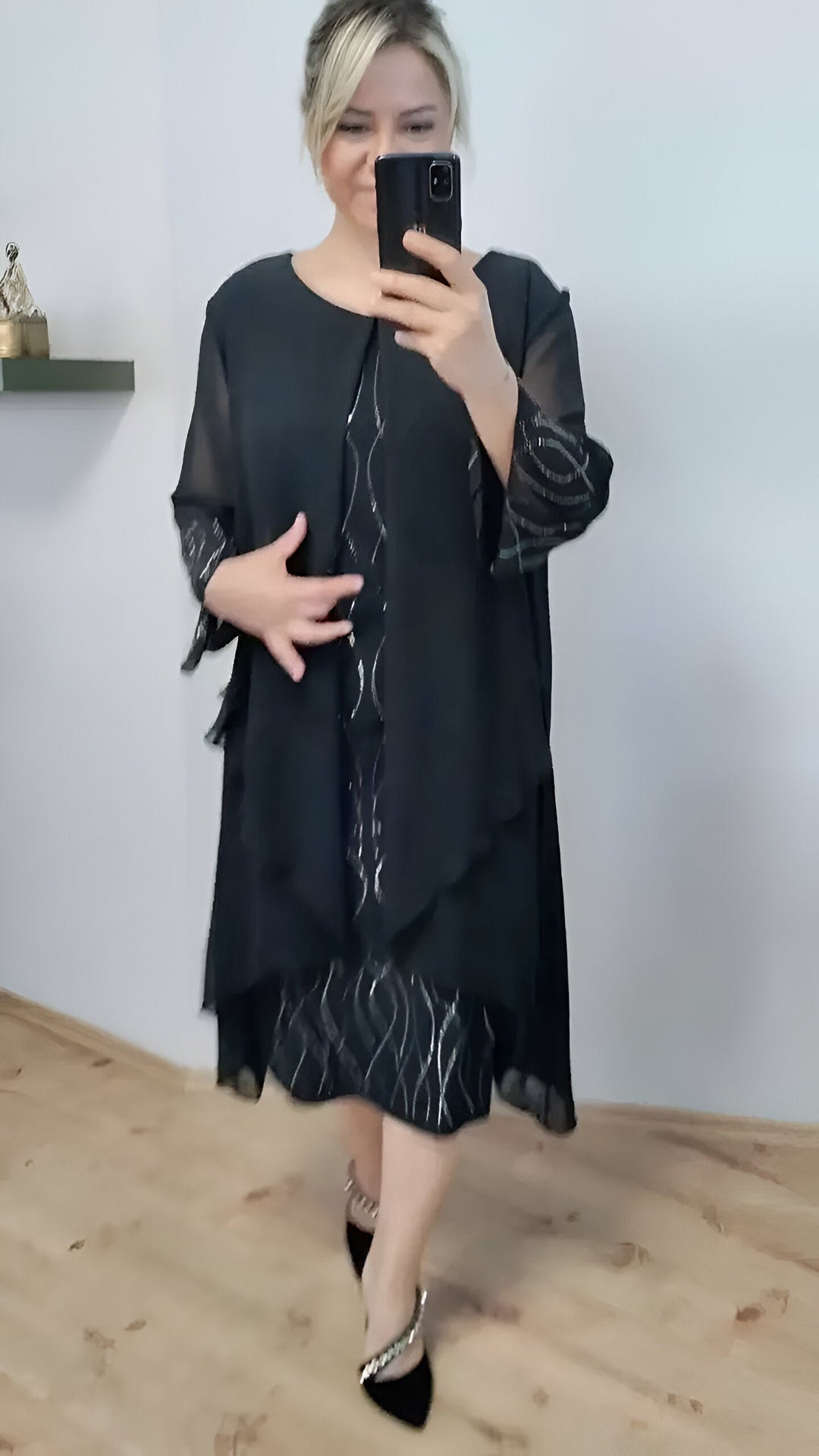 Claudia™ | Elegancka sukienka z płynna warstwą