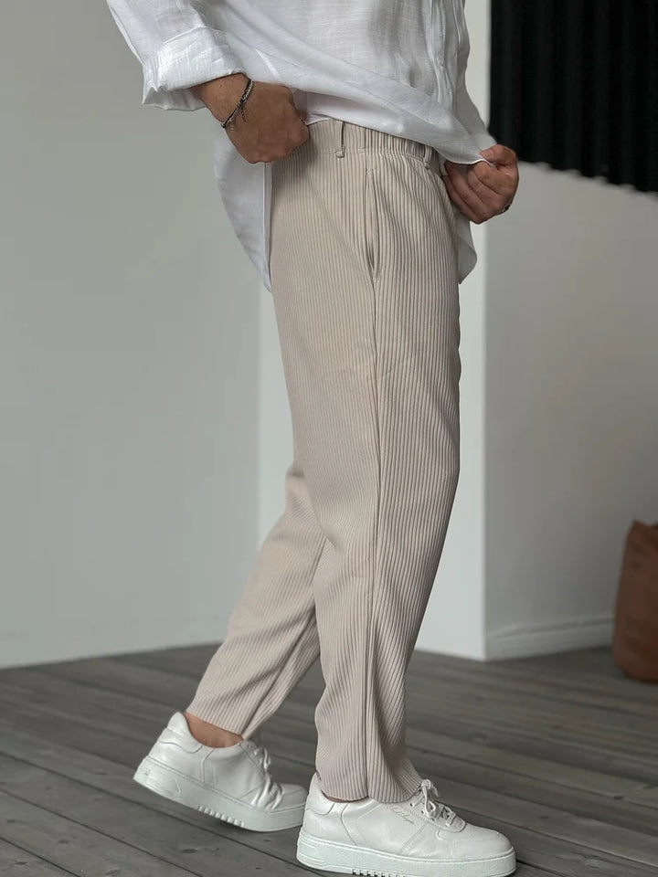 Męskie Spodnie Relax Fit Plisowane – Elegancki i Wygodny Look na Co Dzień i do Biura